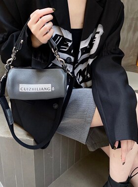 单肩手提斜挎包头层牛皮新款头层牛皮女士通勤包休闲百搭时尚9957