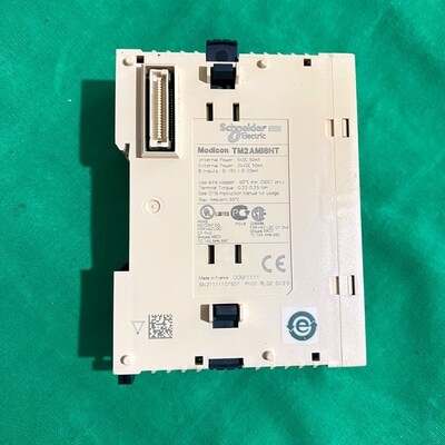 施耐德TM2AMI8HT原装实物拍摄顺丰到付 可 议价