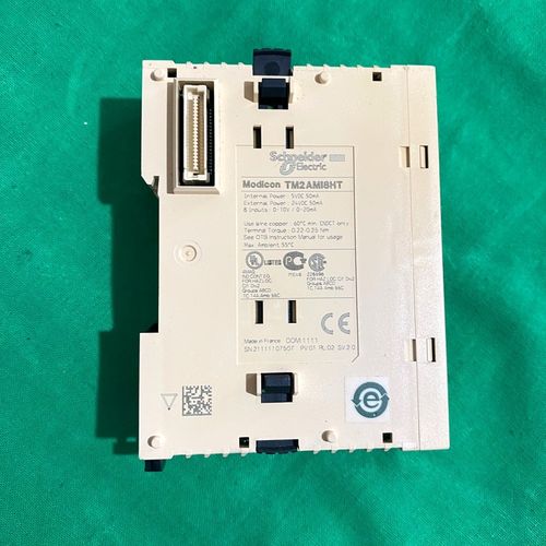 施耐德TM2AMI8HT原装实物拍摄顺丰到付 可 议价