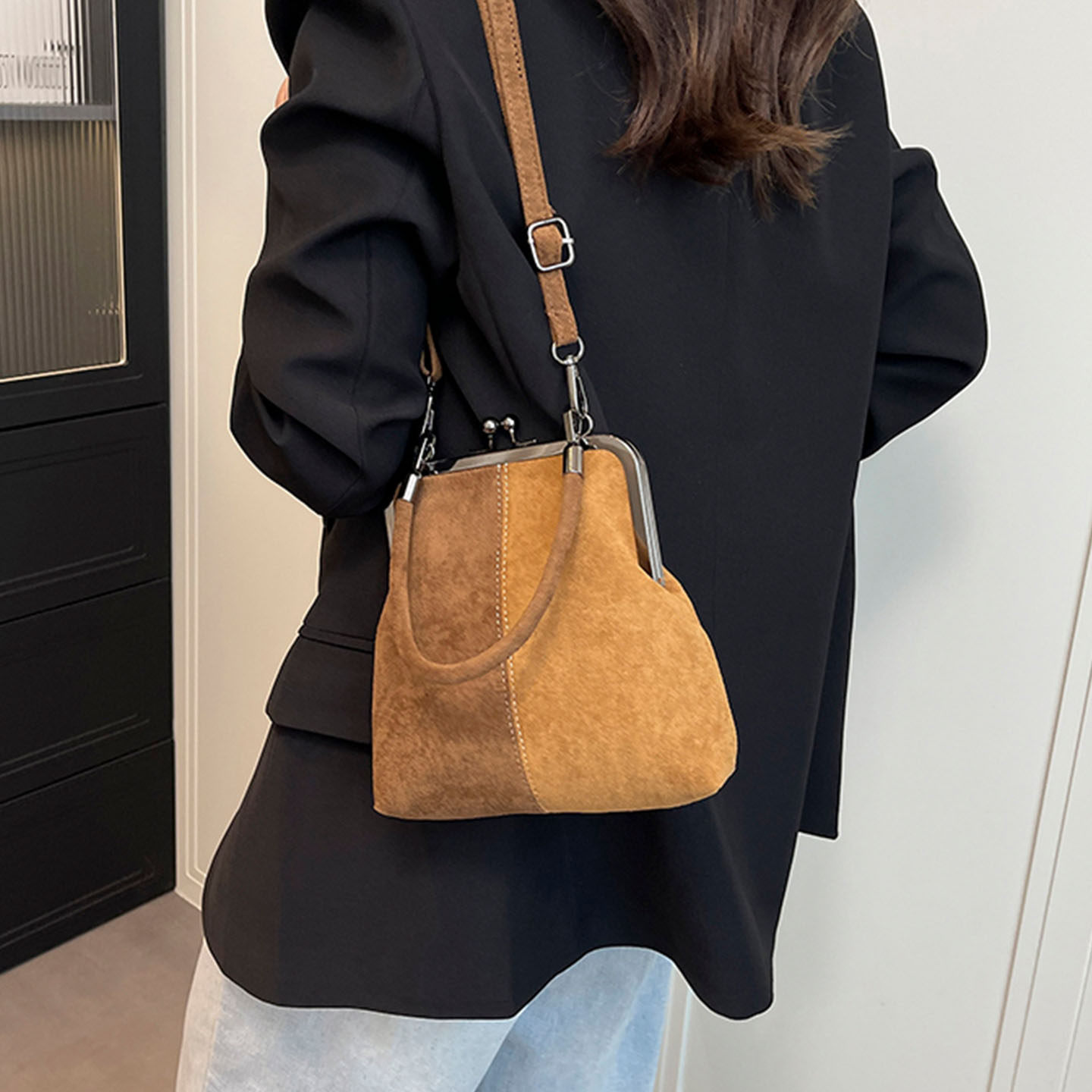 休闲气质贝壳包秋季新款女式2025磨砂超火流行单肩包气质斜挎包