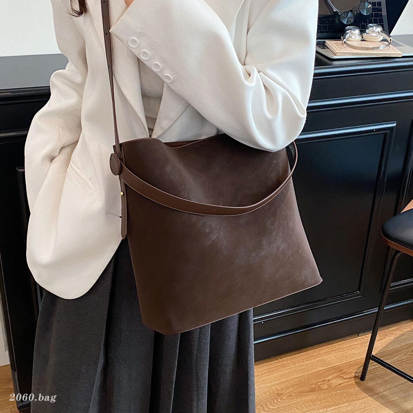 日韩极简风软皮水桶包女单肩斜挎包2025冬季新款大容量时尚子母包,箱包皮具/热销女包/男包,水桶包,淘宝优惠券,粉丝福利购,淘宝优惠卷