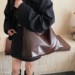 软皮油蜡皮大容量女2025新款 质感通勤简约单肩腋下包百搭托特包