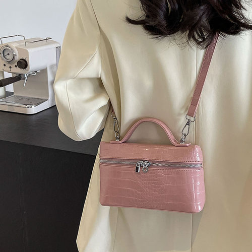 2060简约百搭单肩斜挎包