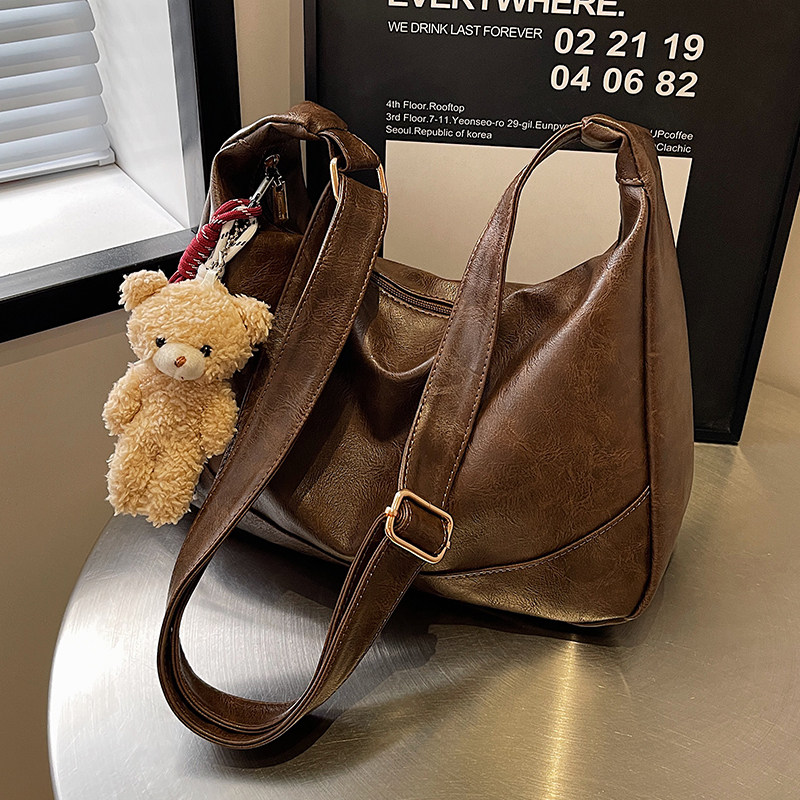 大容量简约通勤饺子包包女2025秋冬新款复古百搭美拉德时尚斜挎包,箱包皮具/热销女包/男包,通用款女包,淘宝优惠券,粉丝福利购,淘宝优惠卷