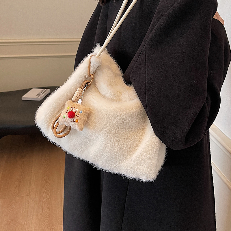 2060包袋冬季毛绒水桶包