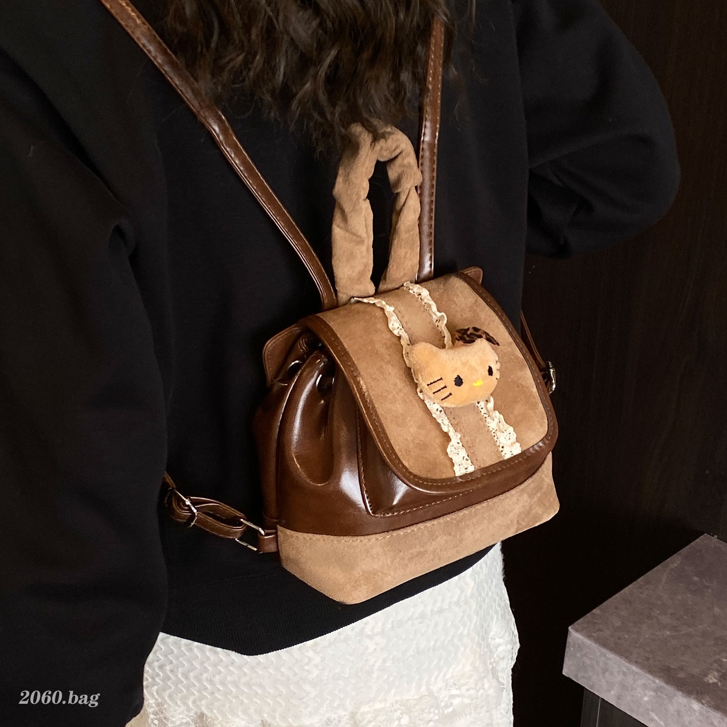 2025新款秋冬可爱毛绒背包韩系通勤复古双肩包女士生日礼物双肩包