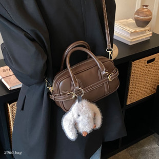 新款 保龄球包2025女休闲气质精致洋气冬季 斜挎包 ins简约时尚 韩版