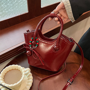 韩国ins潮流时尚 简约百搭单肩包休闲女包 手拎水桶包2025秋冬新款