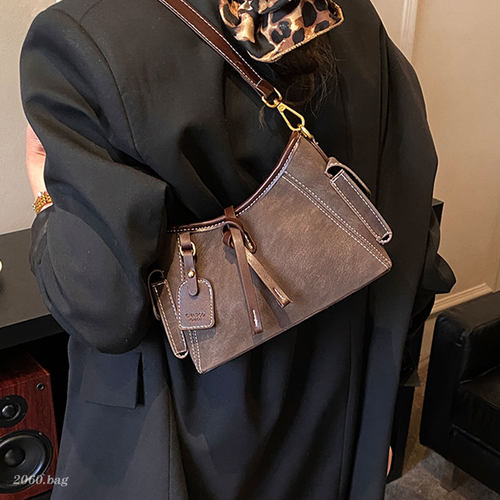 洋气时尚精致百搭高级感气质简约休闲韩版2025冬季女式腋下包包