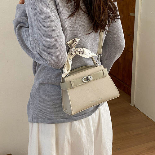 超火百搭凯莉包2026夏季新款女通勤高级感单肩斜跨包时尚流行气质