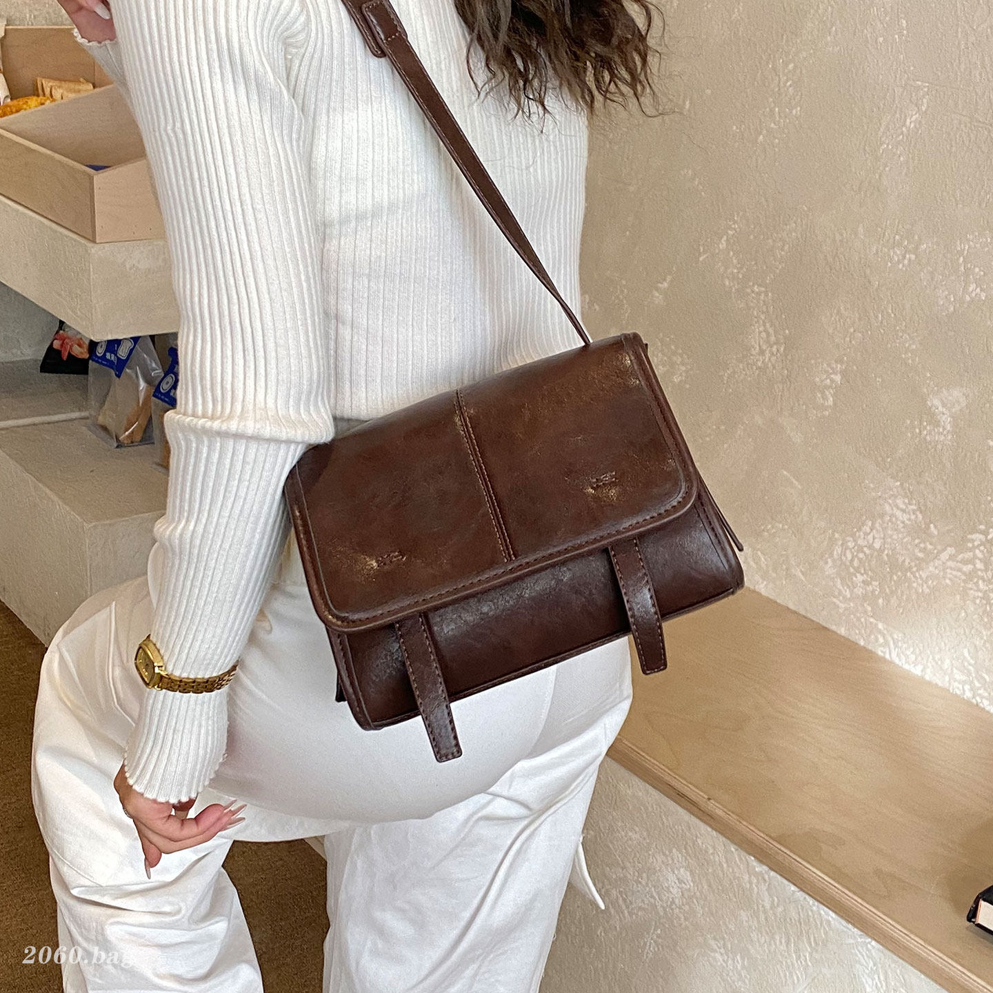 极简风翻盖斜挎包女2026新款高级感百搭通勤单肩包复古时尚潮流,箱包皮具/热销女包/男包,通用款女包,淘宝优惠券,粉丝福利购,淘宝优惠卷