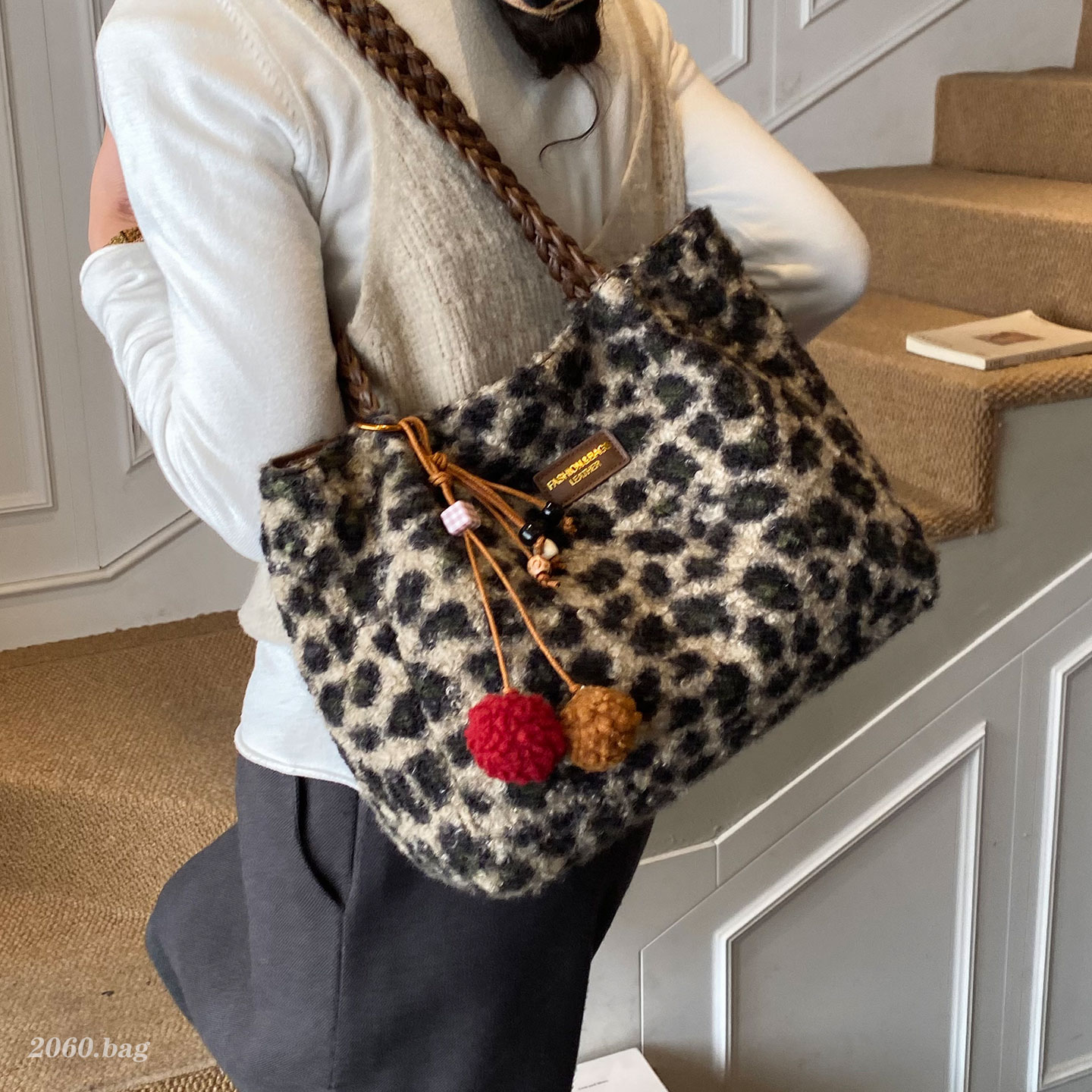 豹纹毛绒托特包女2025新款大容量通勤韩版高级感小众百搭单肩包