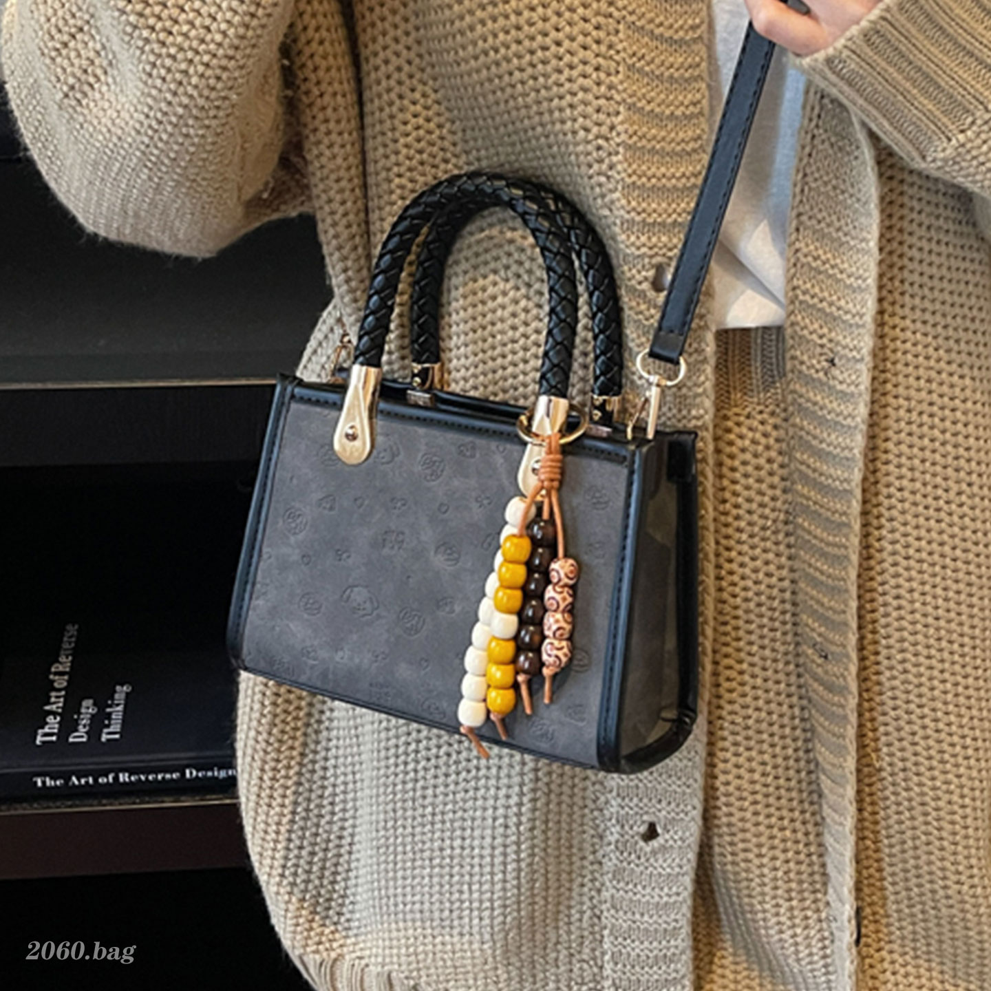 时尚洋气韩版高颜值单肩斜挎气质精致2025冬季女式手提水桶包包