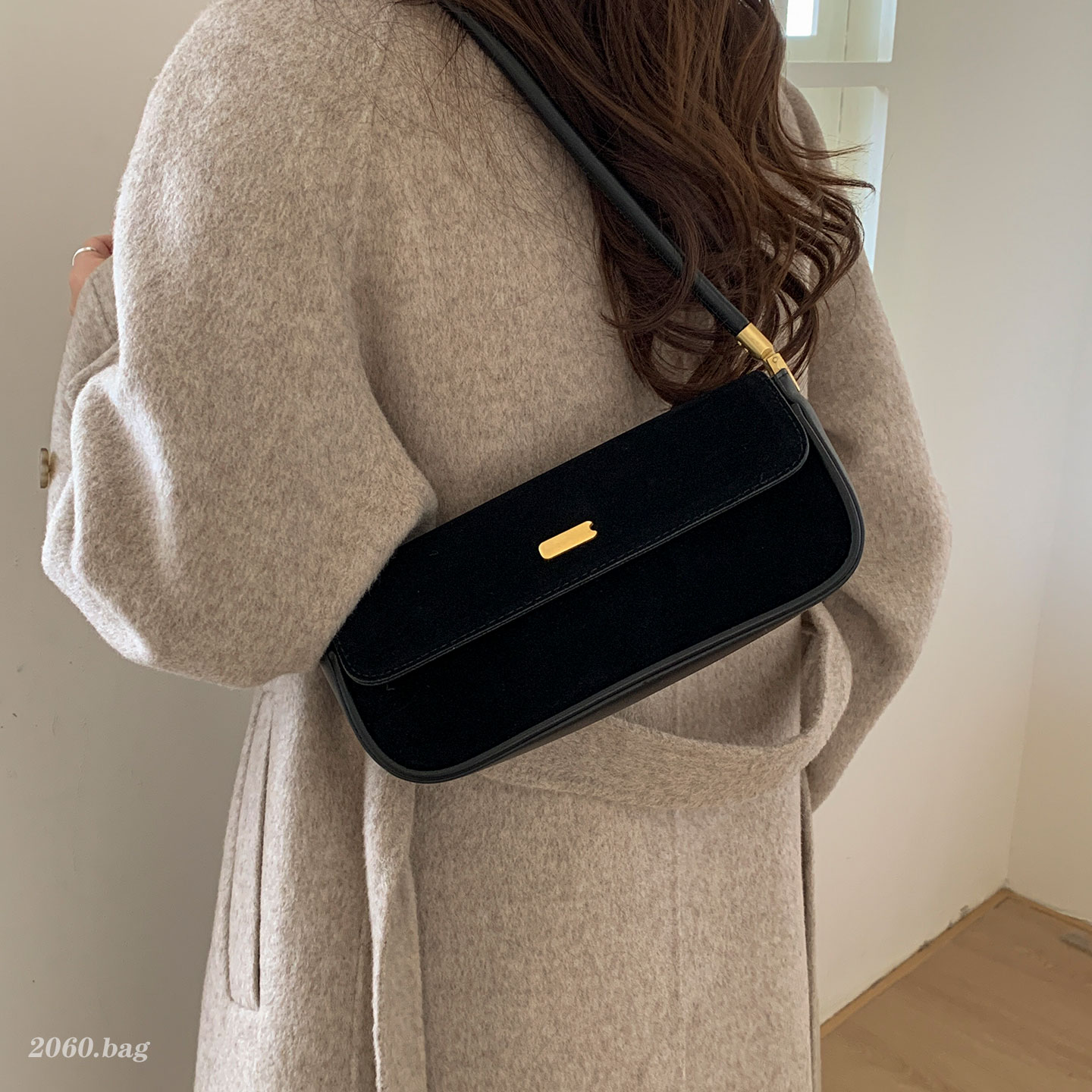 百搭韩版小众设计麂皮腋下包包2025新款女秋冬时尚潮复古斜挎包