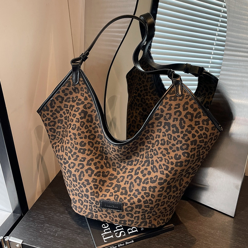 腋下豹纹托特包女2025秋冬复古时尚大容量单肩包小众高级感女包,箱包皮具/热销女包/男包,托特包,淘宝优惠券,粉丝福利购,淘宝优惠卷