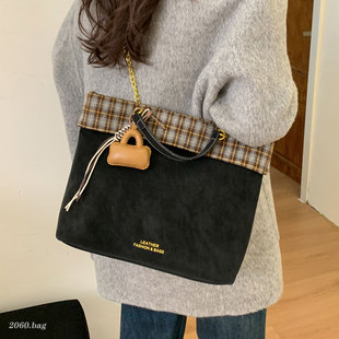 日韩风格 女单肩斜挎包链条大容量通勤休闲 纹拼接水桶包2025新款