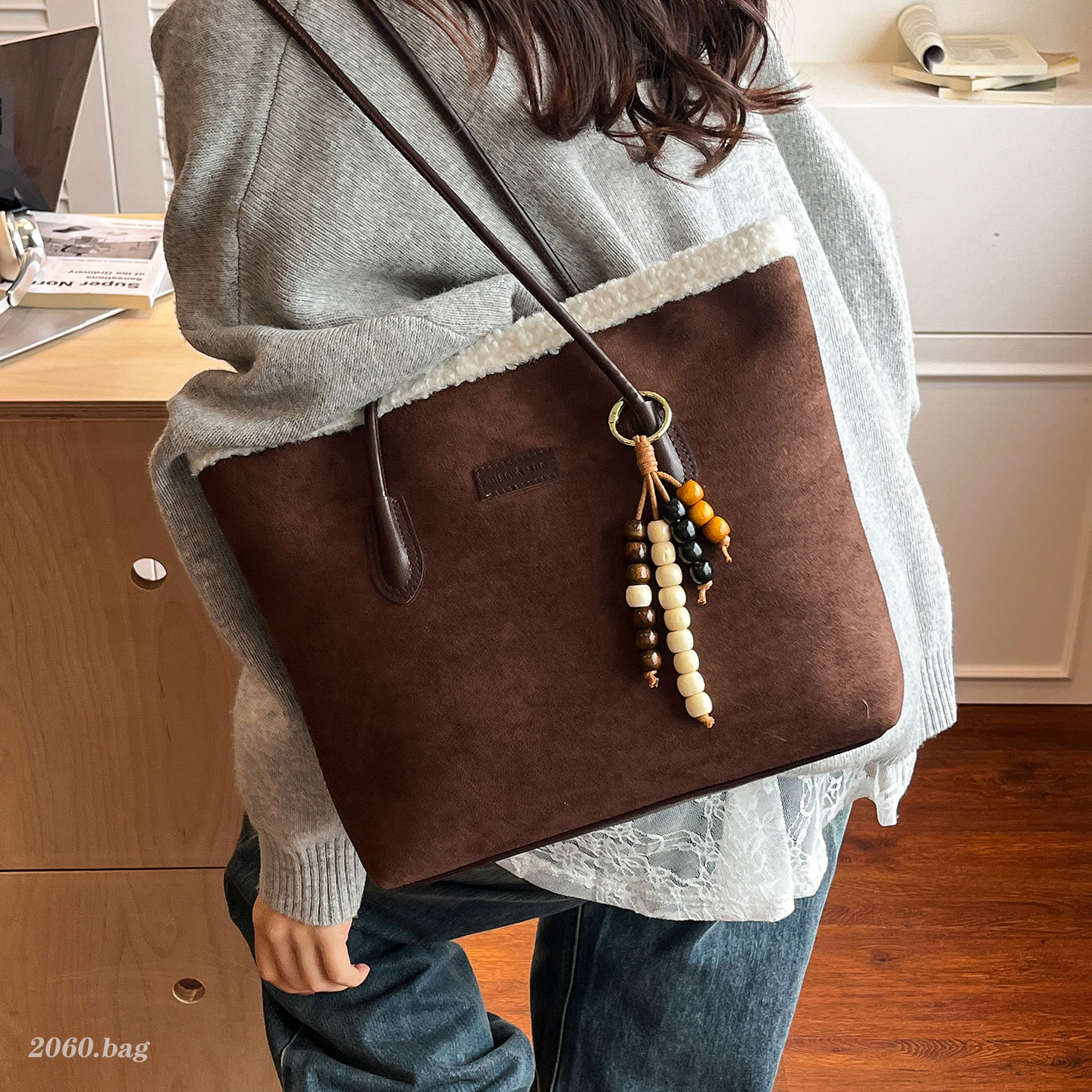 秋冬羊羔毛新款复古麂皮绒2025新款女洋气时尚百搭休闲通勤托特包