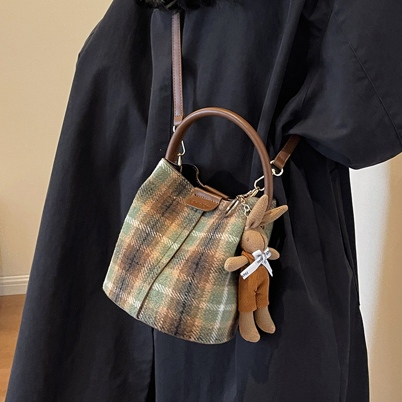 2060包袋小众设计水桶包