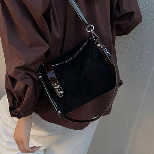 洋气麂皮绒百搭高级单肩斜挎精致气质时尚2026秋季女式手提小方包 - 封面