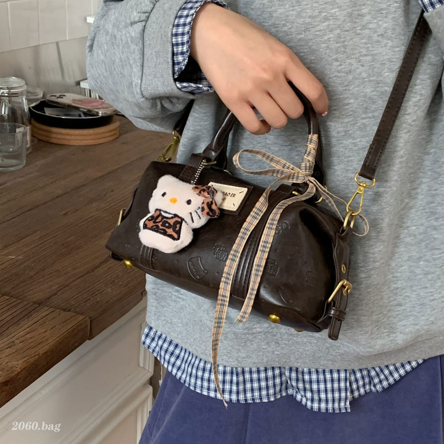 小众设计休闲气质小包包2025百搭韩版ins可爱复古女通勤斜跨包包