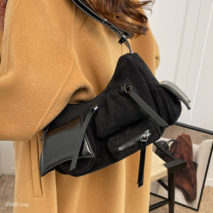 时尚 冬麂皮女百搭单肩斜挎包高级感饺子包 多口袋腋下包2025新款