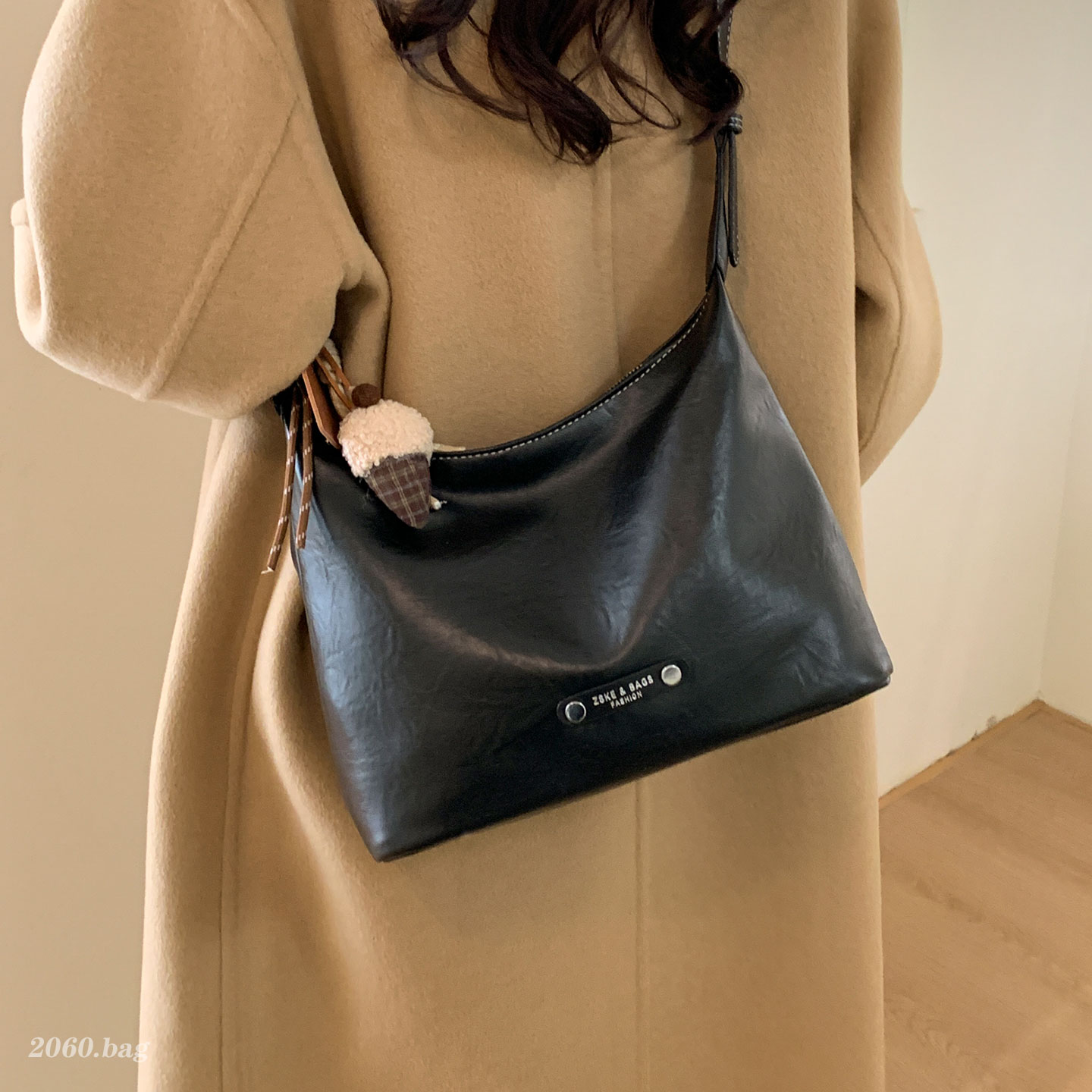 简约百搭休闲气质单肩包包2025冬季新款通勤小众设计韩版斜挎包