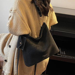 复古麂皮托特包女2025新款大容量通勤韩国小众单肩包时尚流浪包