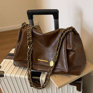 便携通勤大容量包包女2025新款 百搭旅行包小众休闲单肩包 秋冬时尚