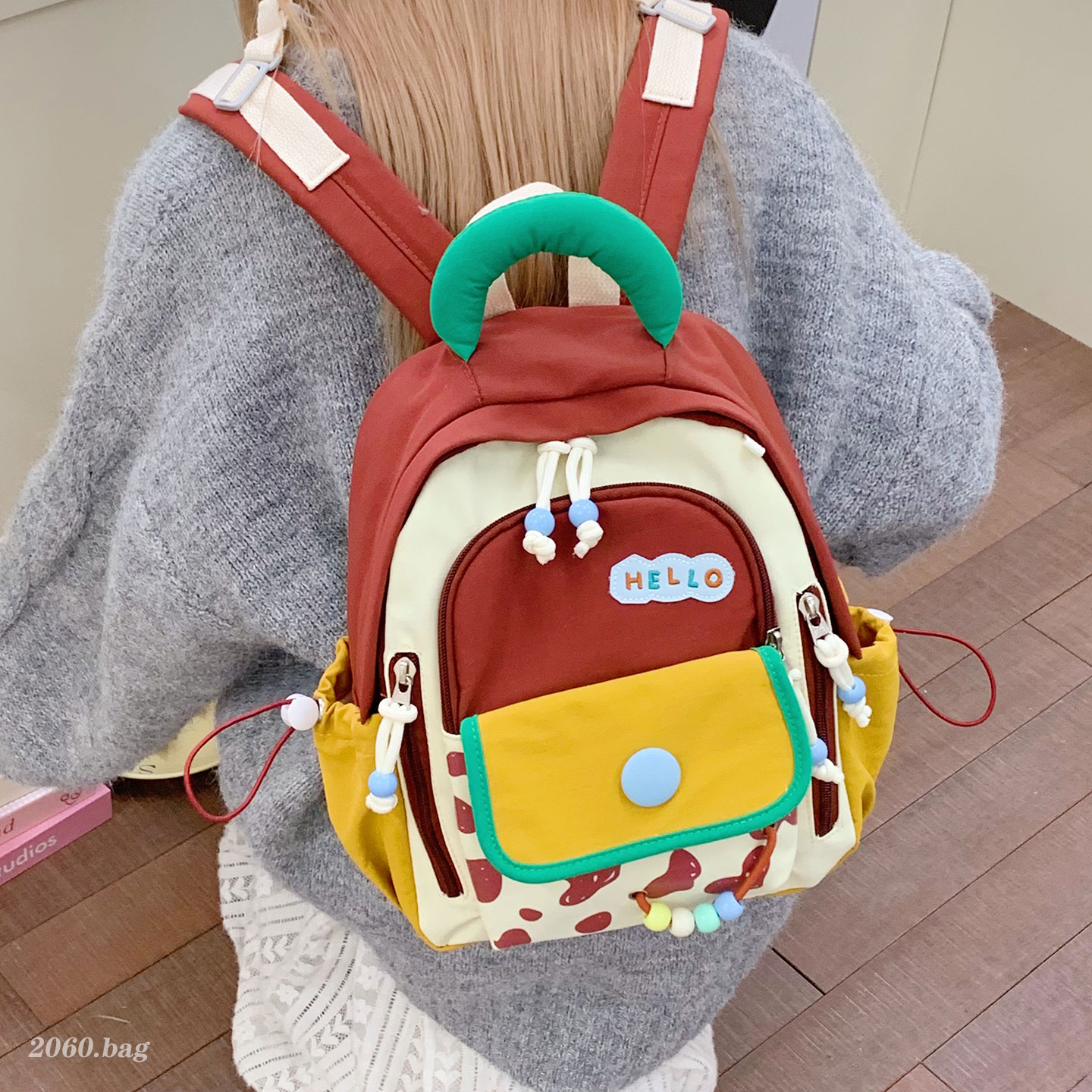 撞色拼接双肩包女2025新款可爱多巴胺背包高颜值迷你韩版ins书包