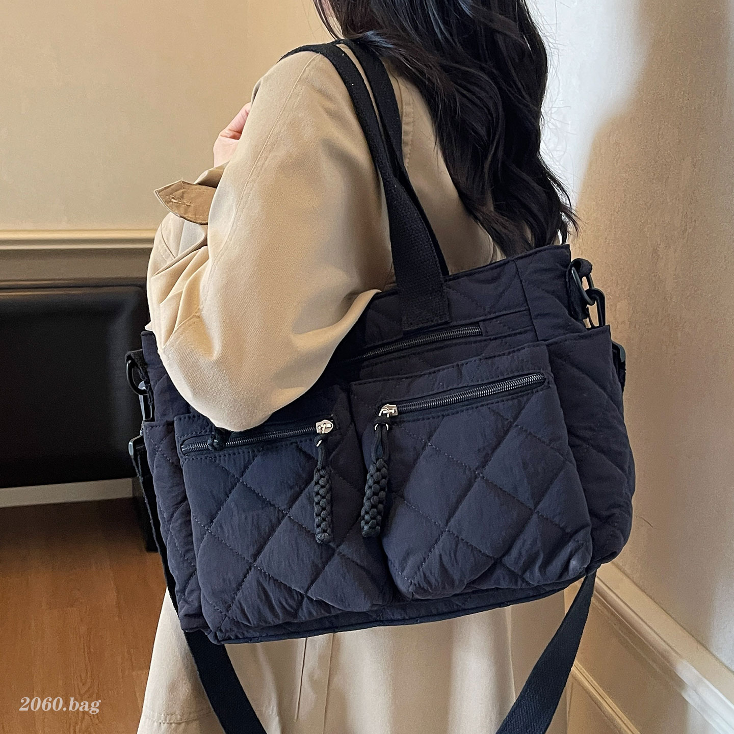 大容量休闲通勤菱格棉服包2025百搭气质女高级感户外单肩斜跨包包