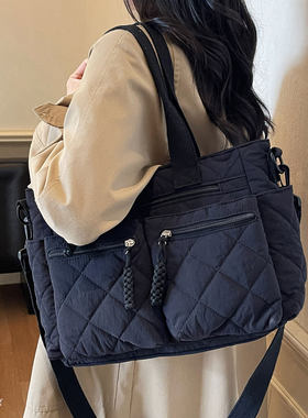 大容量休闲通勤菱格棉服包2026百搭气质女高级感户外单肩斜跨包包