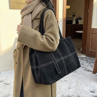 冬季 高级感上班通勤今年流行单肩包包 绒面大容量托特包2025新款