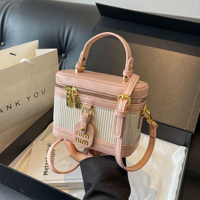 2060时尚撞色高级感水桶包