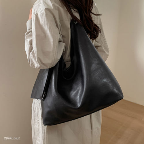慵懒风韩版大容量休闲复古单肩包2026新款女冬时尚气质单肩包包