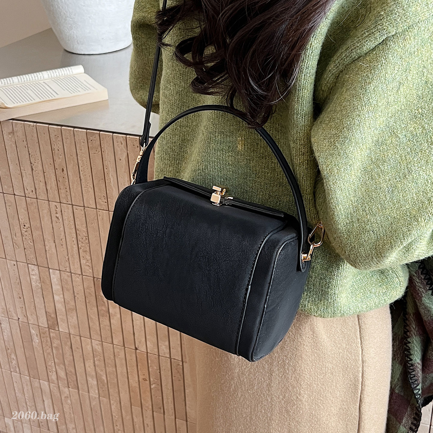 韩版ins小方包女2025新款手提斜挎包小众设计通勤百搭气质枕头包