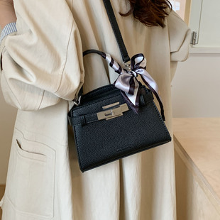 百搭气质小包包2025秋季 复古小众设计单肩包女轻便斜挎包 新款