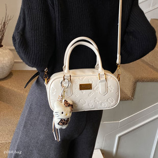 潮冬单肩斜跨包 女简约时尚 韩版 油蜡皮小众设计保龄球包2025新款