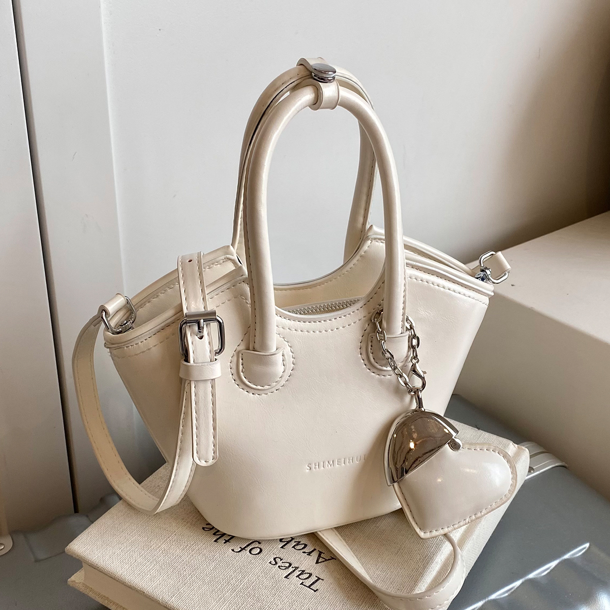 春季新款简约时尚水桶包