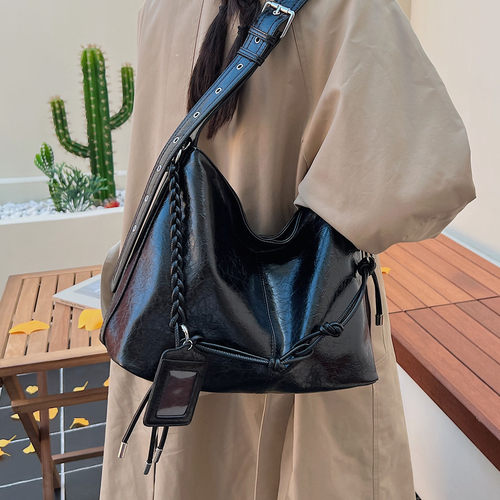 油蜡皮大容量水桶包包2025简约百搭韩版ins气质单肩包女式斜挎包