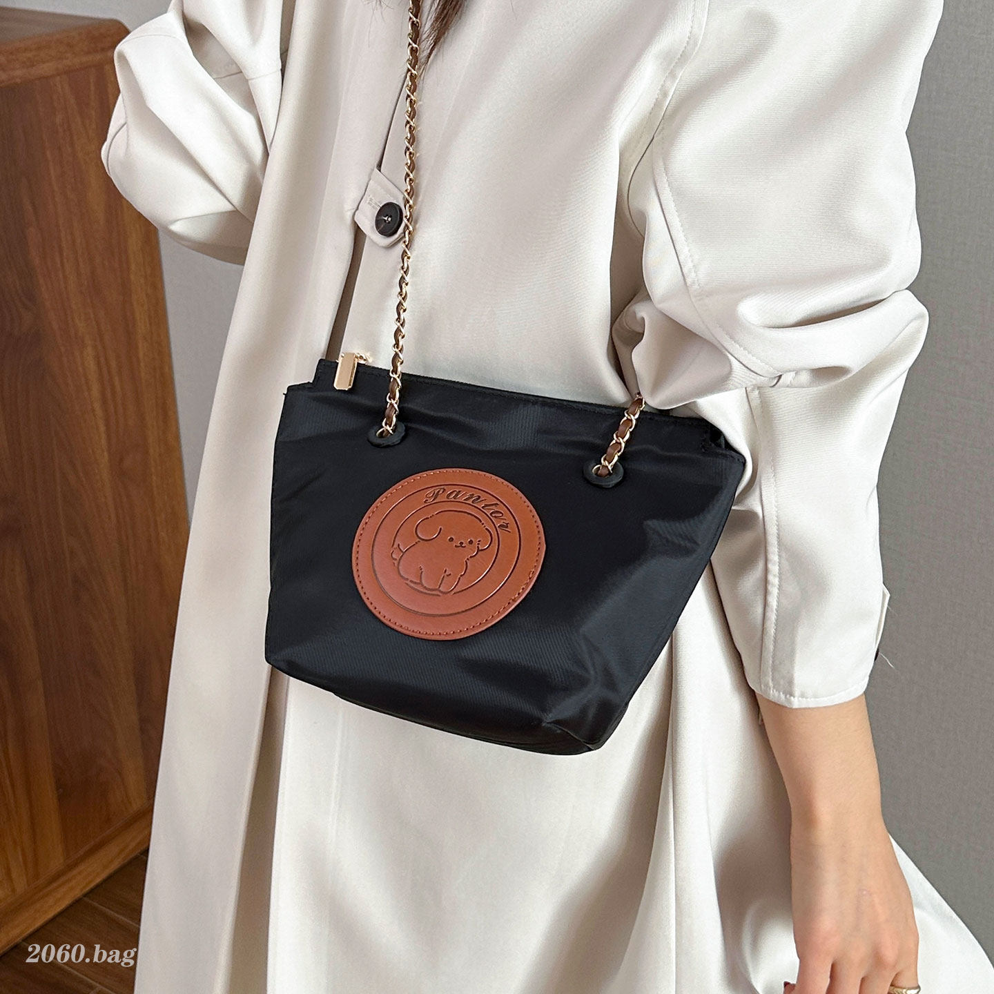 简约休闲链条水桶包包2025冬季慵懒风轻便户外单肩斜挎包包时尚,箱包皮具/热销女包/男包,水桶包,淘宝优惠券,粉丝福利购,淘宝优惠卷