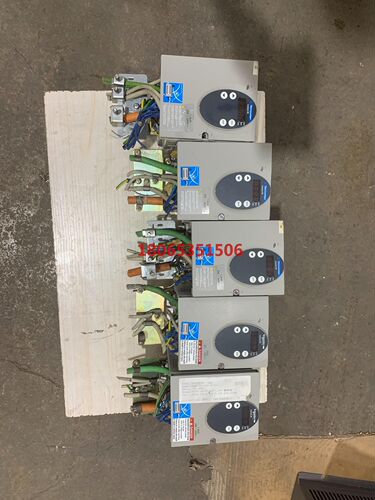 施耐德驱动器LXM05AD17M21.2KW实物拍摄成