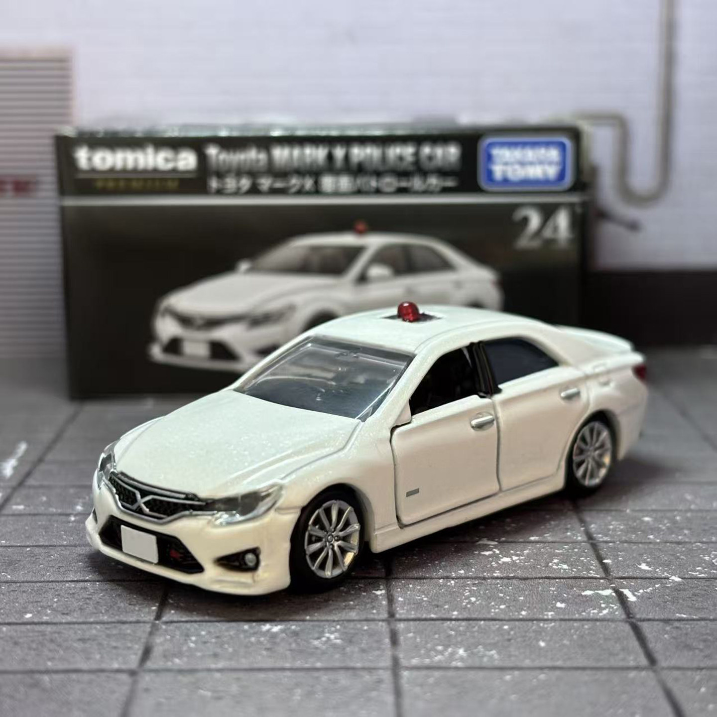 8月新品TOMY多美卡合金模型汽车摆件旗舰 黑盒TP24蒙面警察巡逻车