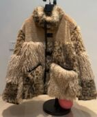 晴乌丫25冬新款 「奇幻精灵」双面两穿毛绒拼接外套UY25442W119149