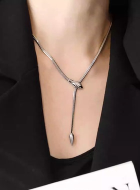 时尚感银色蛇骨锆石蛇骨项链