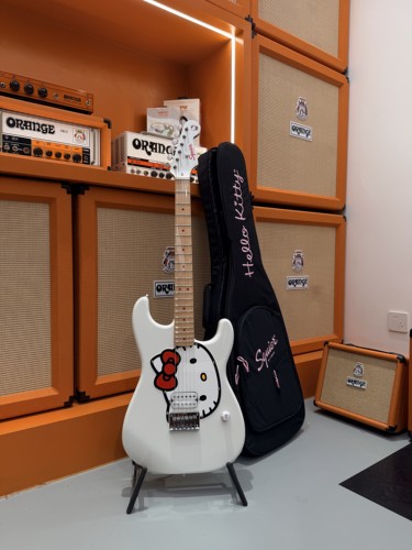 FENDER XHello Kitty联名 周年限量款电吉他