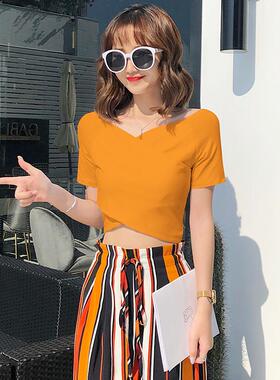 短款上衣女露脐短袖t恤v领打底衫高腰夏短袖橙色不规则交叉设计感
