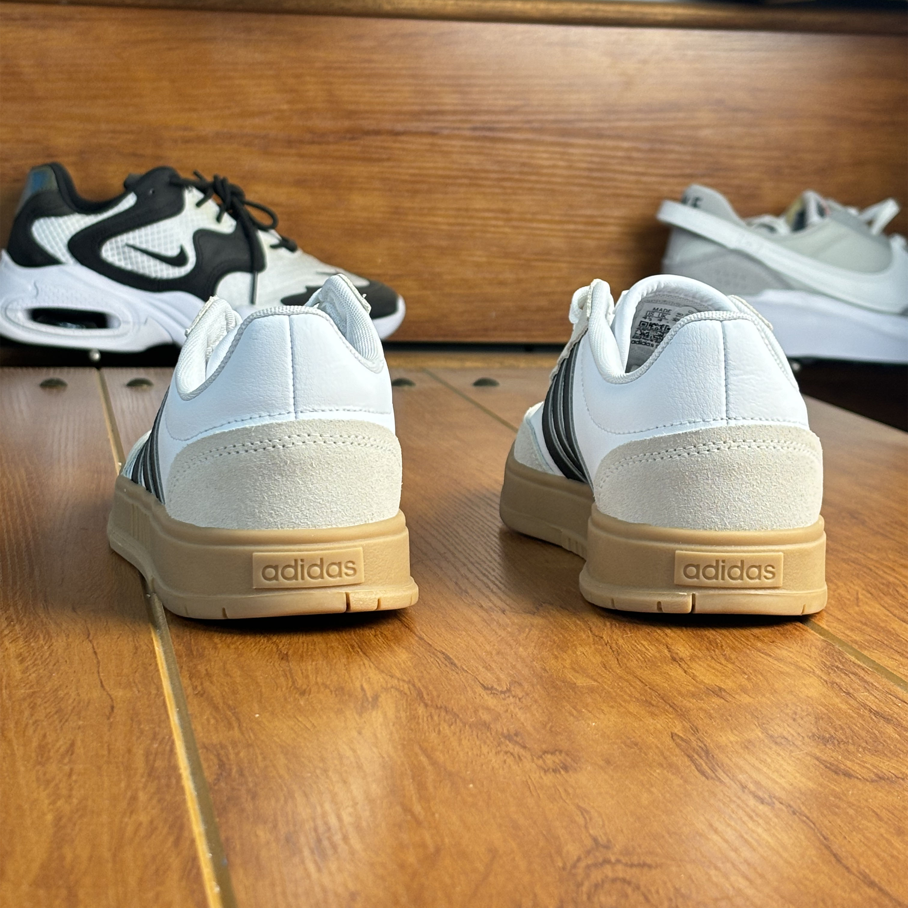 Adidas/阿迪达斯运动休闲鞋板鞋