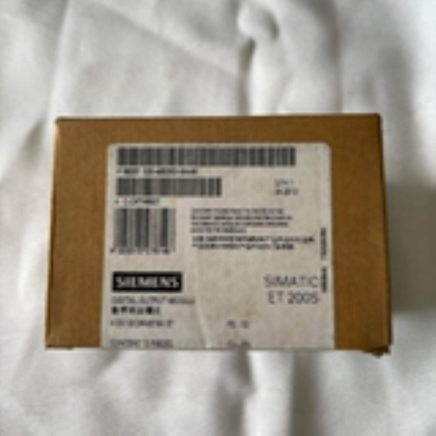 6ES7 132-4BD02-0AA0 西门子SIEMENSPLC 4DO输出模块 3盒15件询价