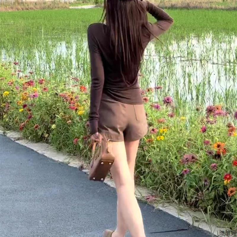 韩系覆古chic高级感套装2025新款圆领修身正肩长袖t恤高腰短裤子