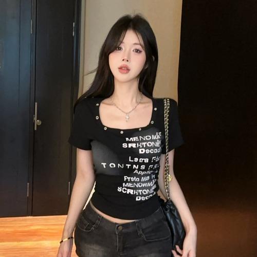 方领扎染铆钉黑色短袖女士t恤纤细的美国字母印花性感苗条设计上